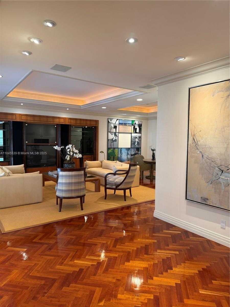 Small Image of 3508 BAYSHORE VILLAS DR, Miami Number 16