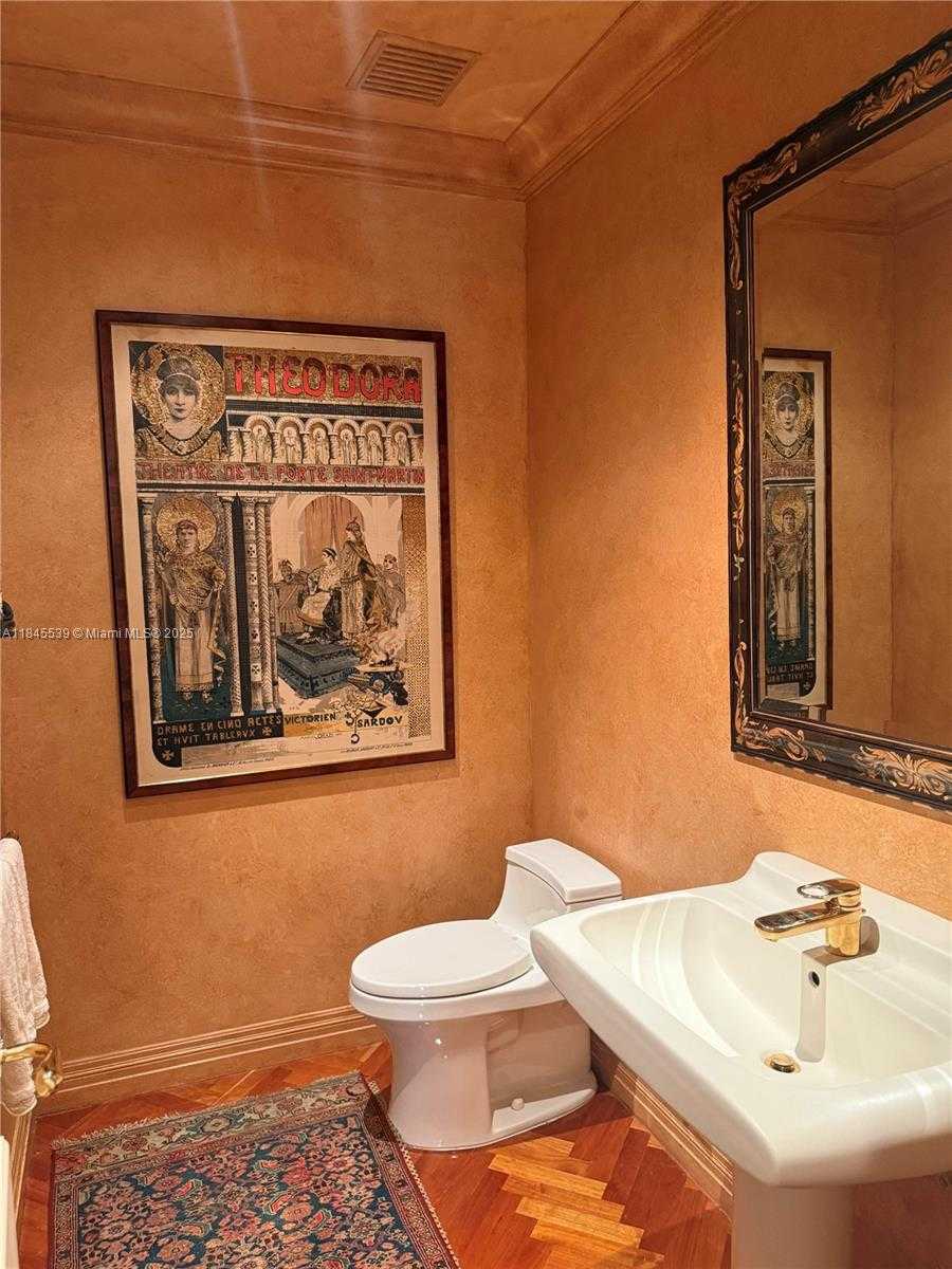 Small Image of 3508 BAYSHORE VILLAS DR, Miami Number 20