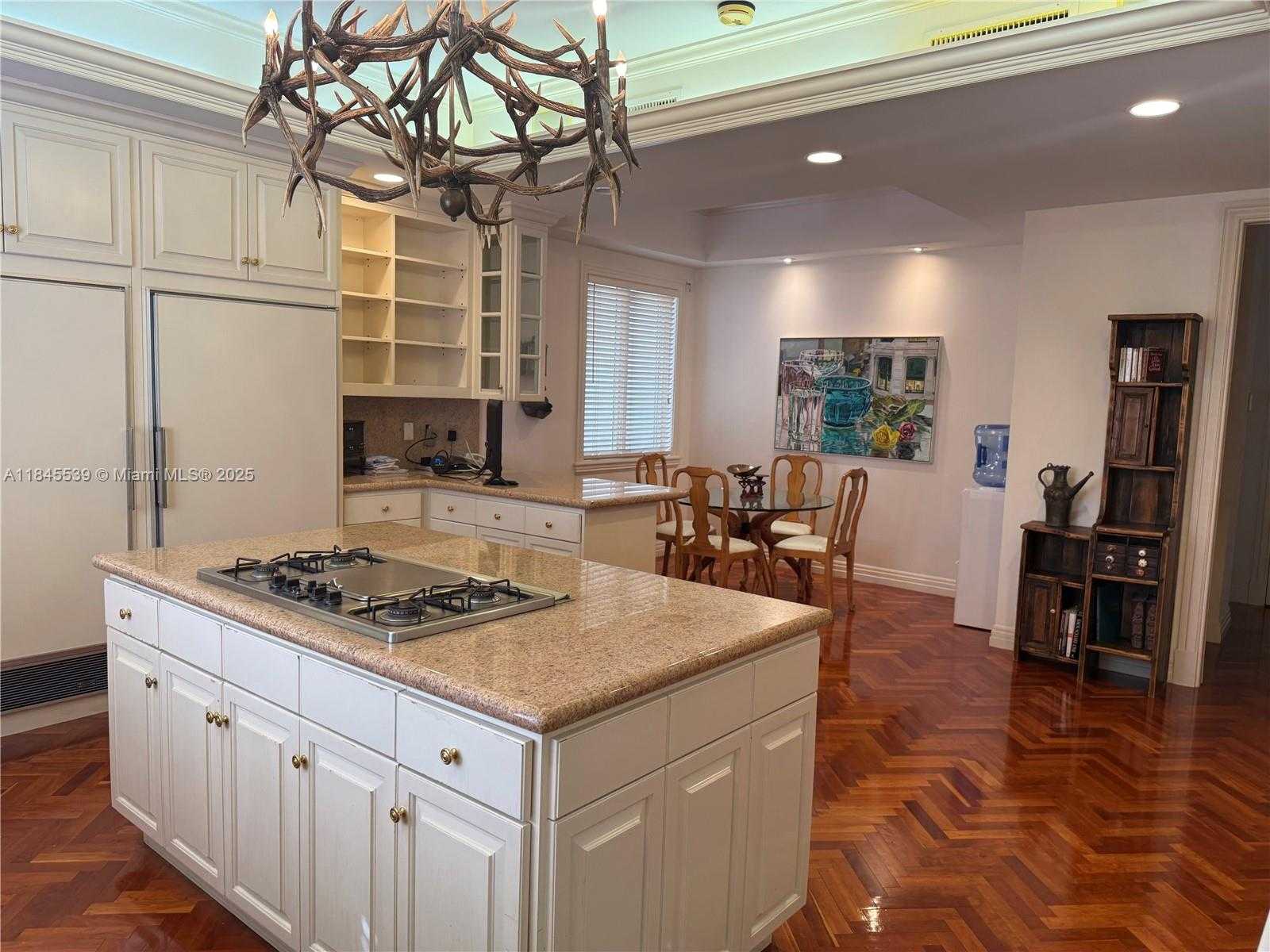 Small Image of 3508 BAYSHORE VILLAS DR, Miami Number 24
