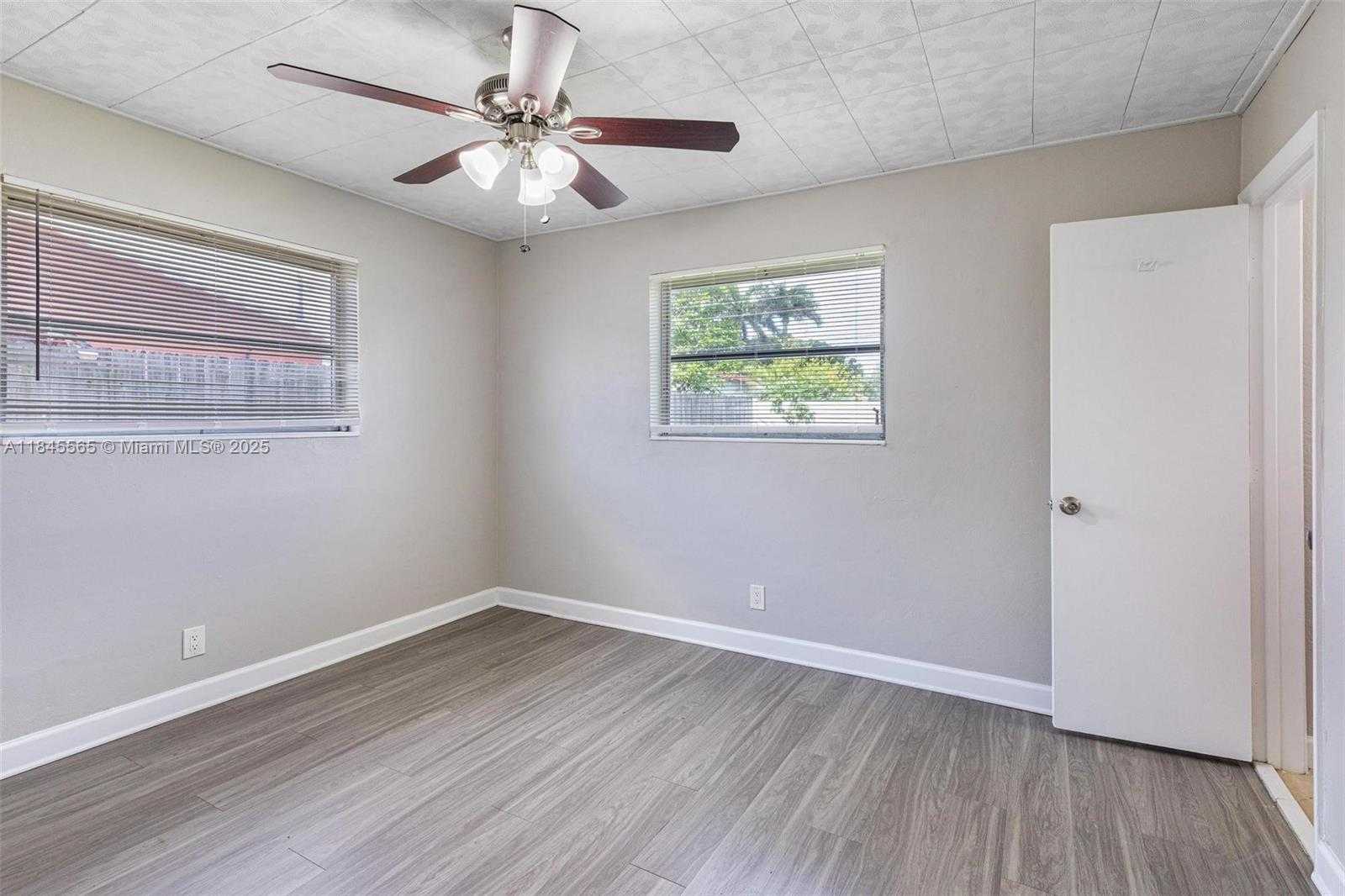 Small Image of 1483 NORTH WEST 65TH AVE, Margate Number 17