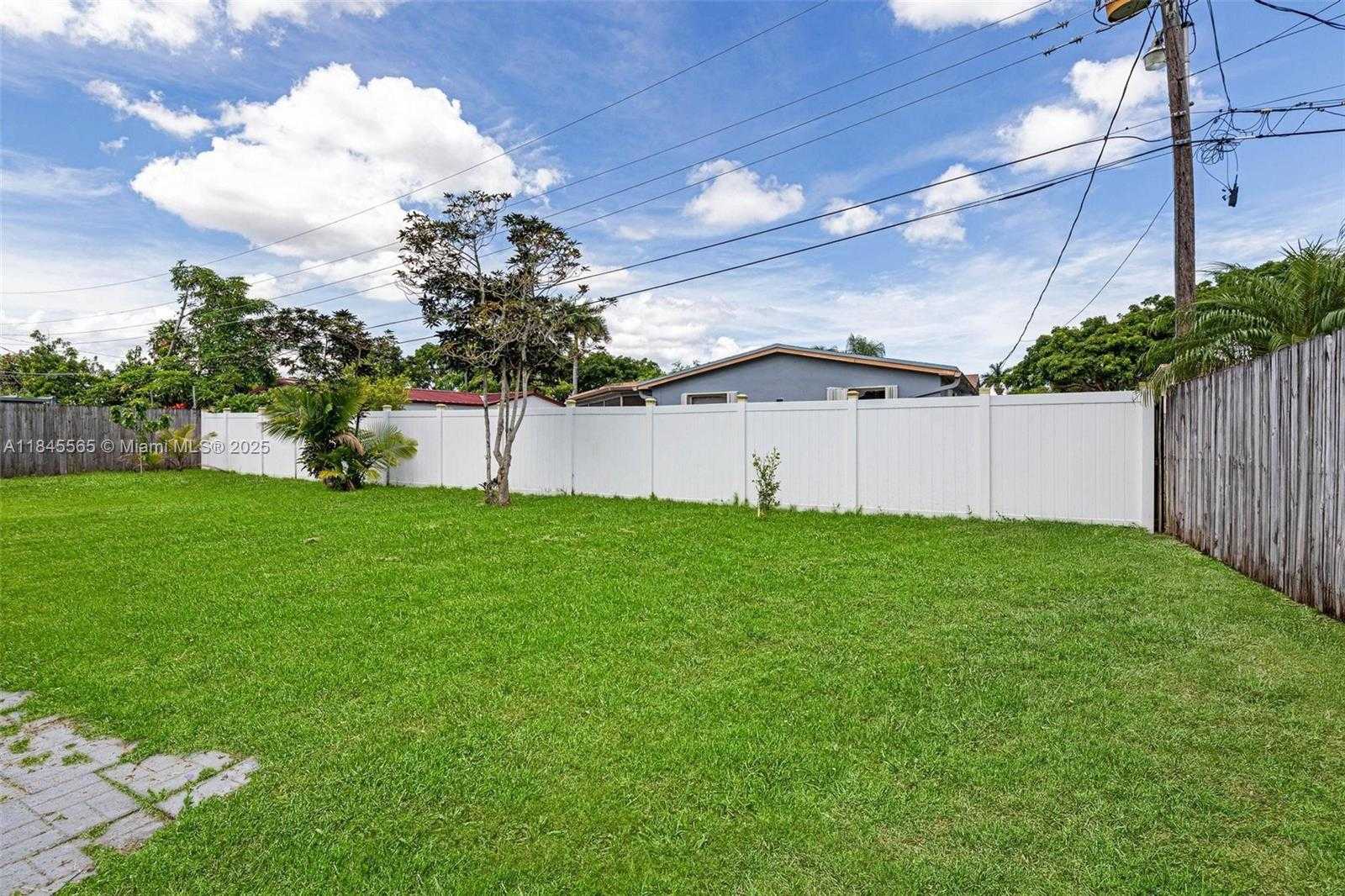 Small Image of 1483 NORTH WEST 65TH AVE, Margate Number 25