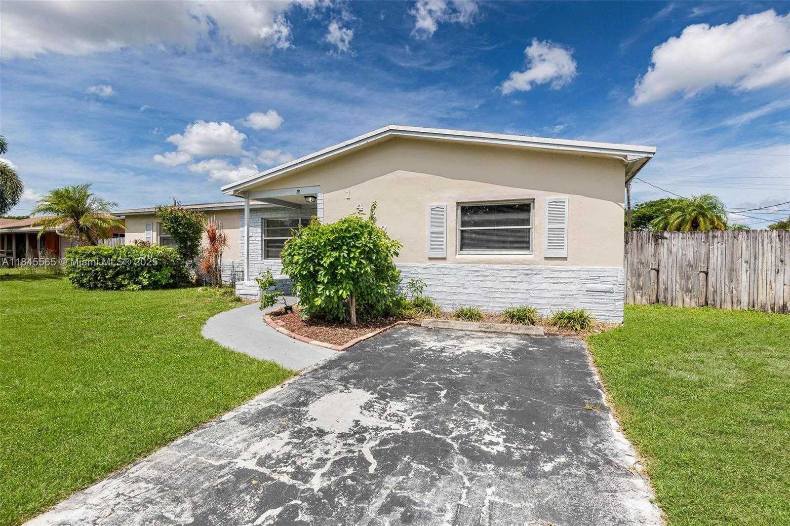 Small Image of 1483 NORTH WEST 65TH AVE, Margate Number 26
