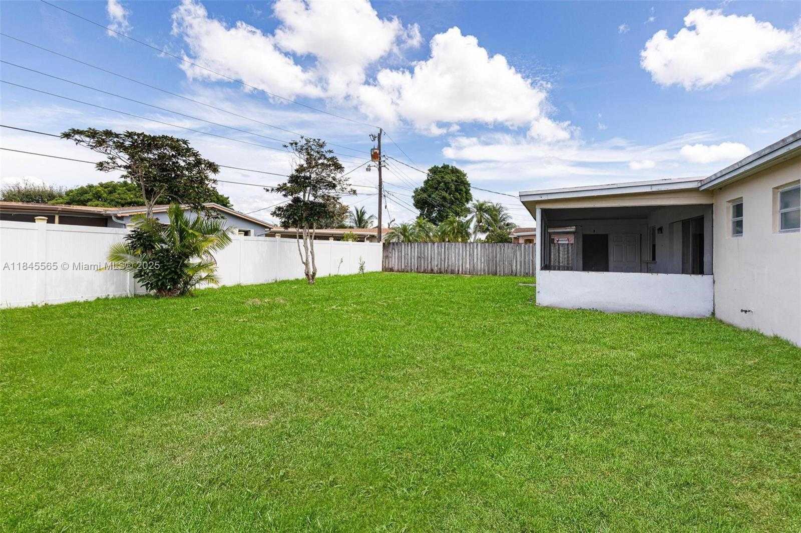 Small Image of 1483 NORTH WEST 65TH AVE, Margate Number 27