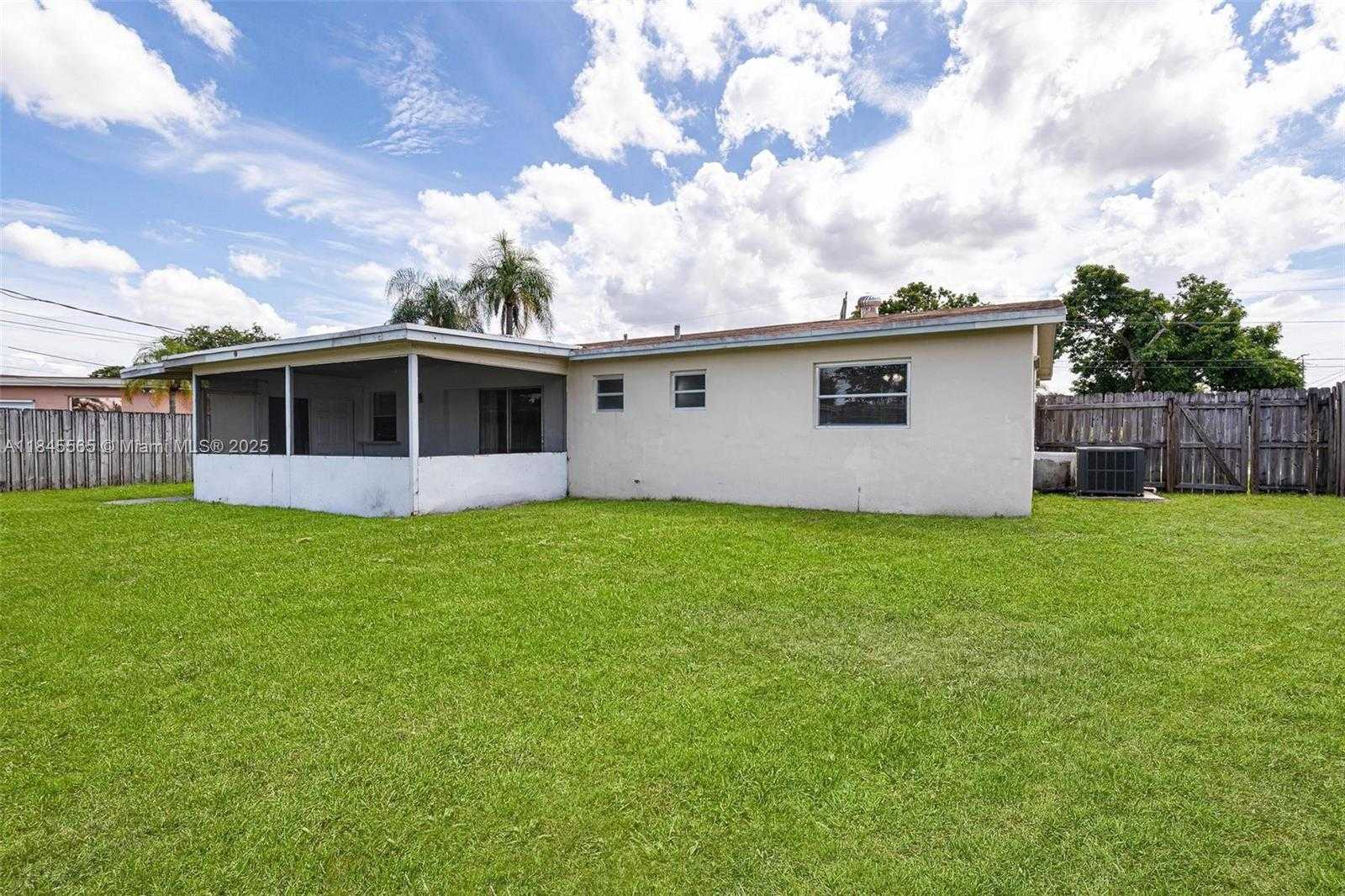Small Image of 1483 NORTH WEST 65TH AVE, Margate Number 30