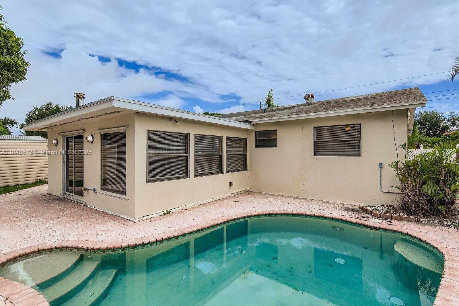 Small Image of 6750 NORTH WEST 7TH CT, Margate Number 22