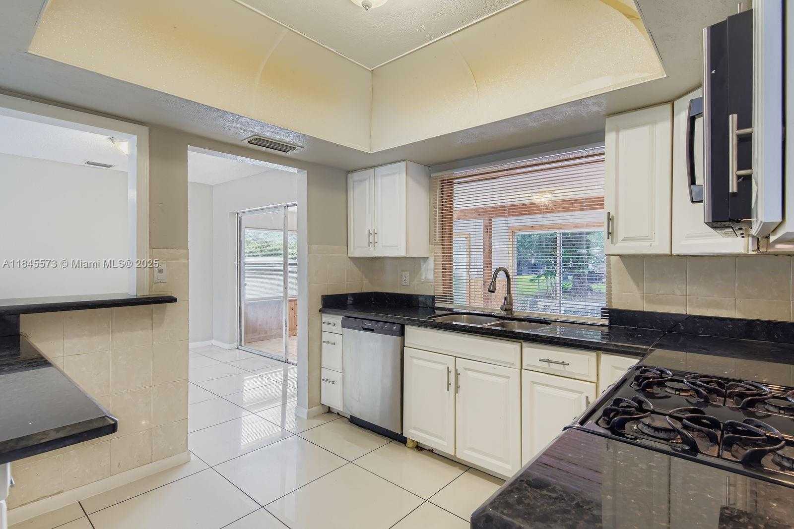 Small Image of 6750 NORTH WEST 7TH CT, Margate Number 5