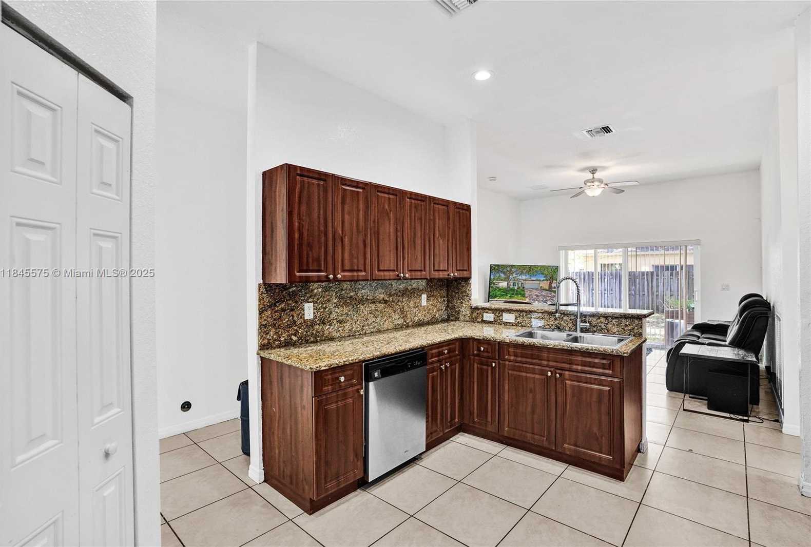 Small Image of 2831 NORTH WEST 6TH CT, Fort Lauderdale Number 4