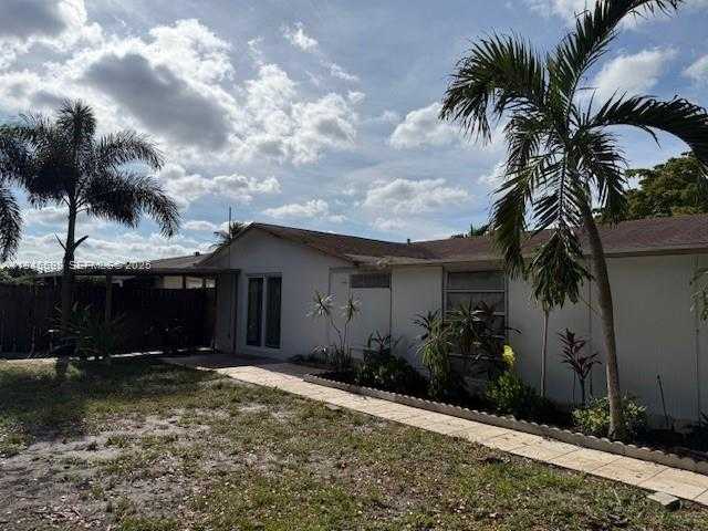 Small Image of 520 SOUTH WEST 62ND AVE, Margate Number 11