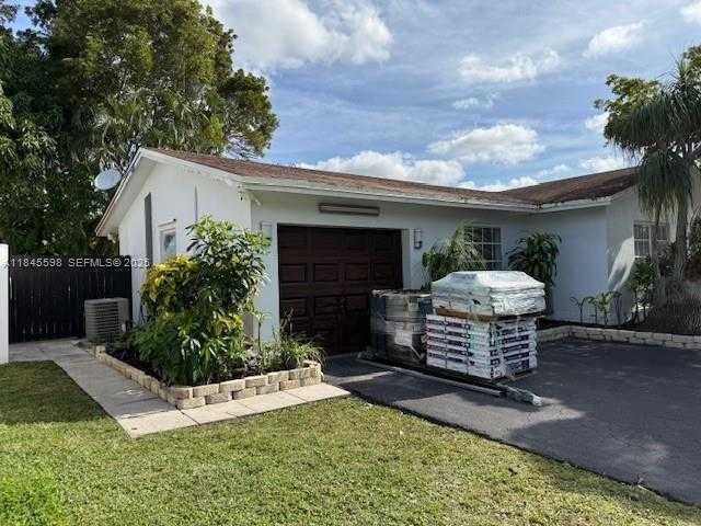 Small Image of 520 SOUTH WEST 62ND AVE, Margate Number 13