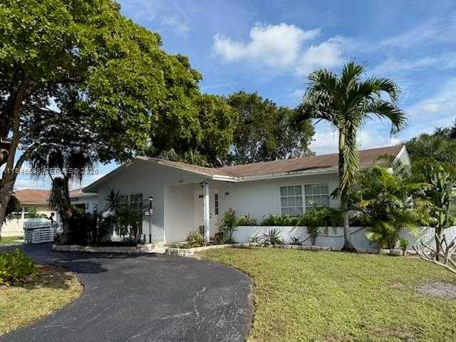 Small Image of 520 SOUTH WEST 62ND AVE, Margate Number 2