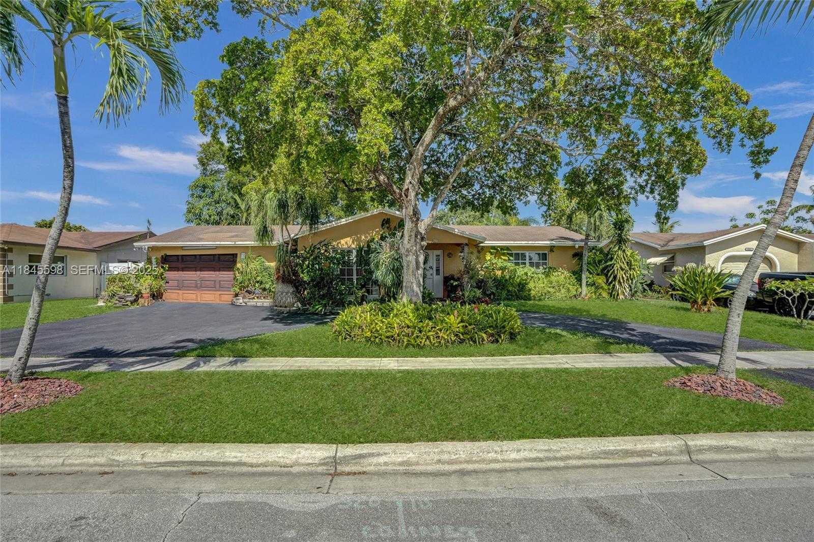 Small Image of 520 SOUTH WEST 62ND AVE, Margate Number 30