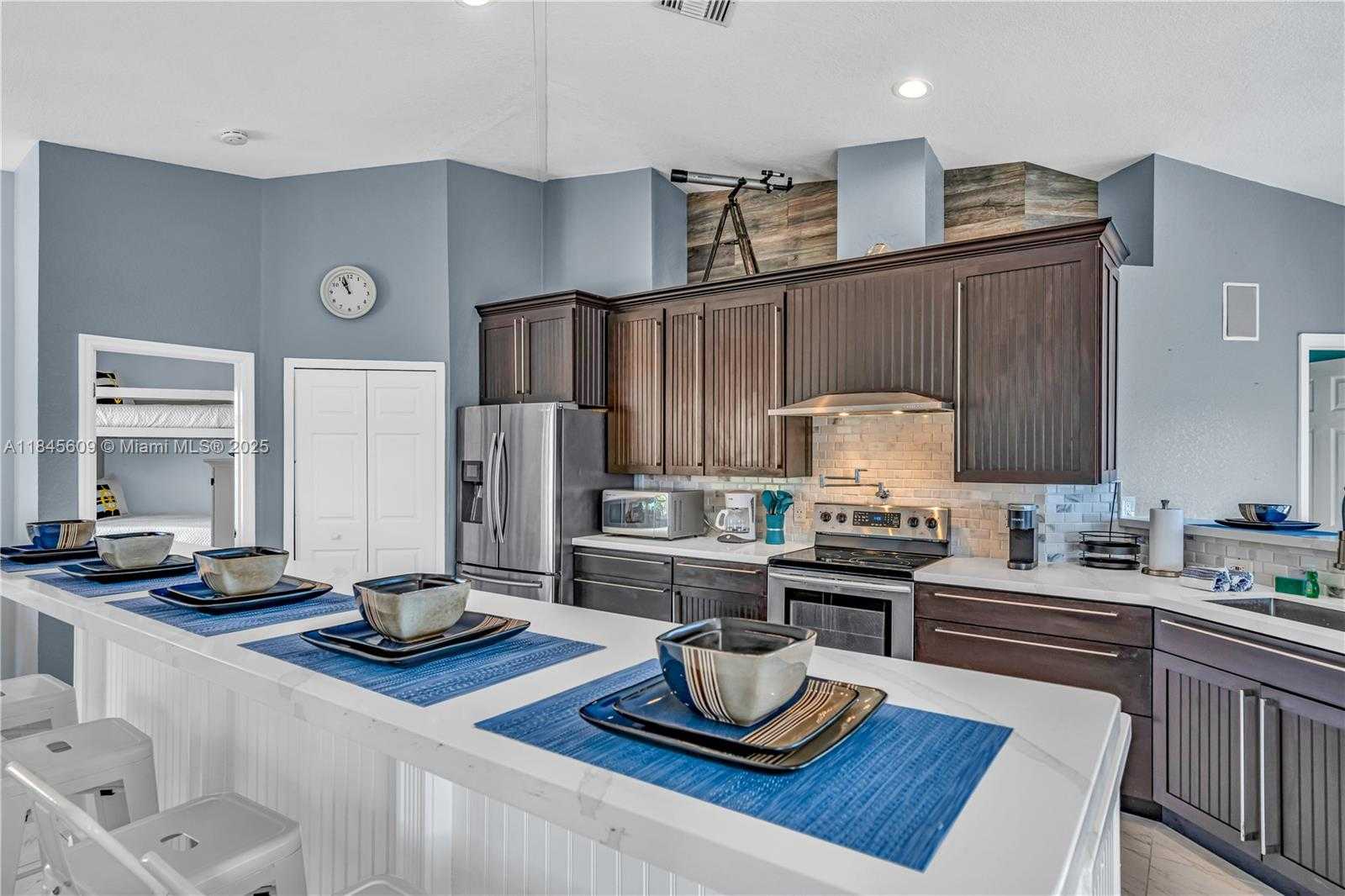 Small Image of 104 52ND STREET OCEAN, Marathon Number 12