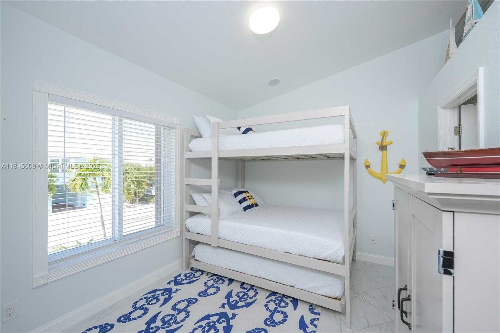 Small Image of 104 52ND STREET OCEAN, Marathon Number 24