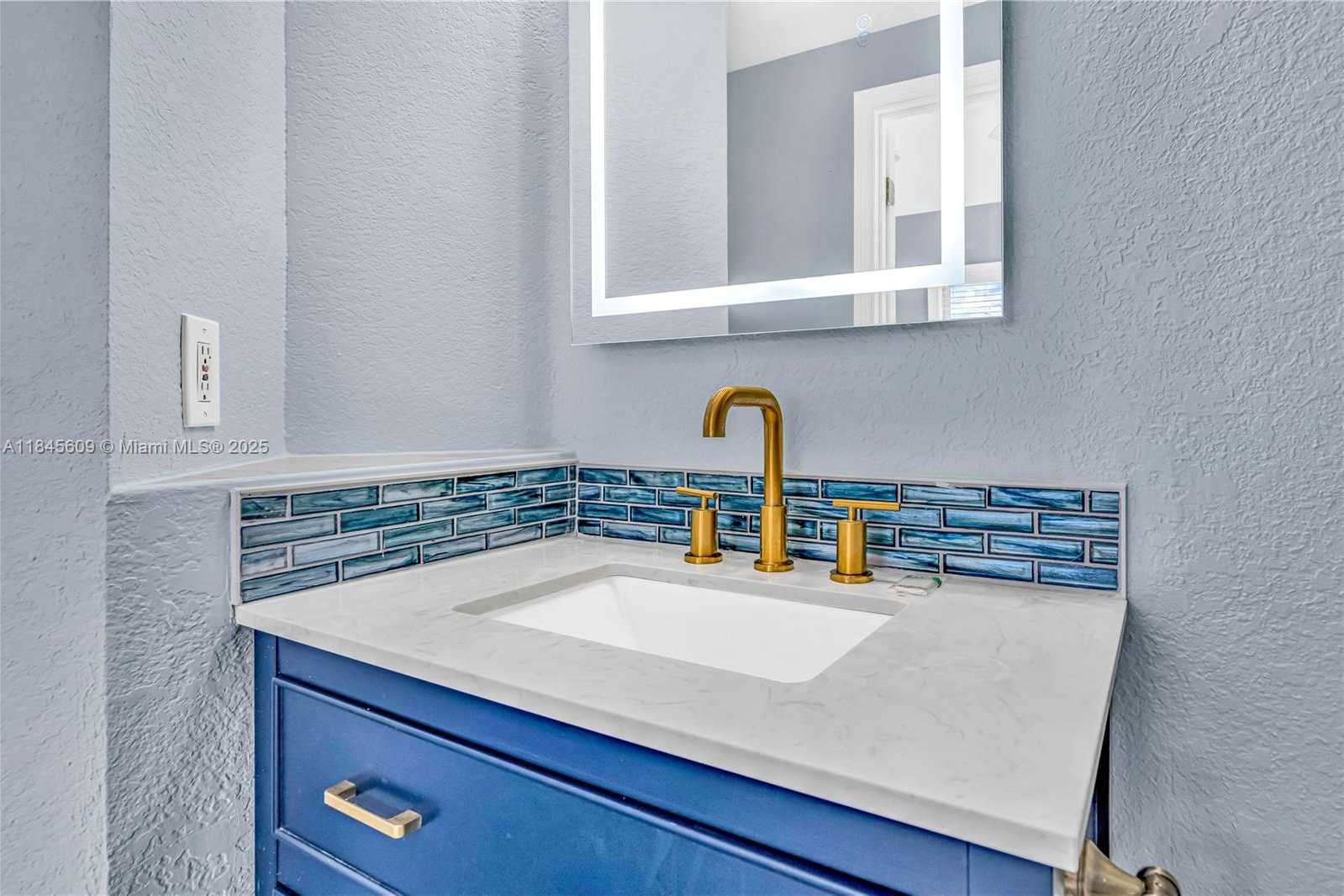 Small Image of 104 52ND STREET OCEAN, Marathon Number 30