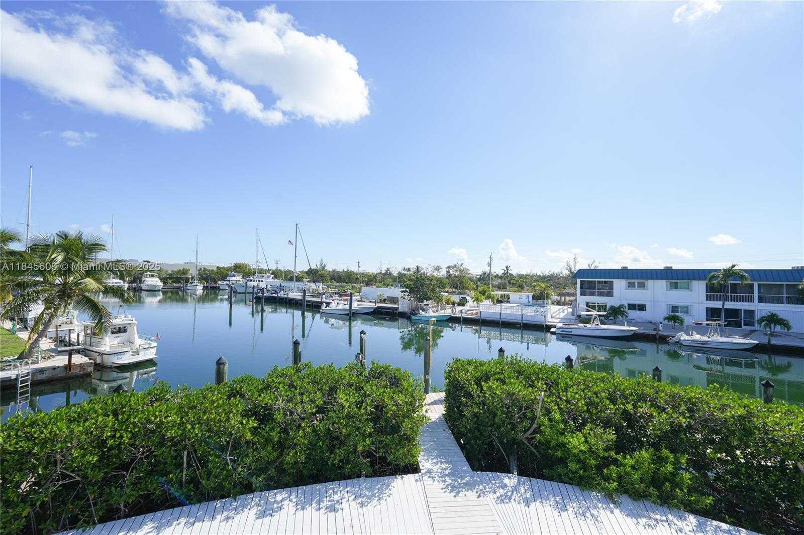 Small Image of 104 52ND STREET OCEAN, Marathon Number 46