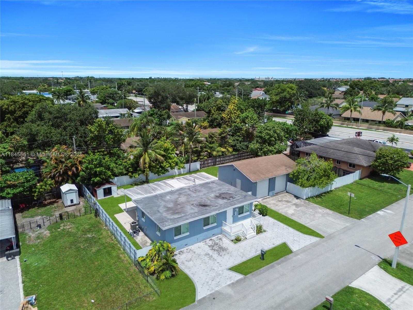 Small Image of 1710 SOUTH WEST 98TH TER, Miramar Number 36