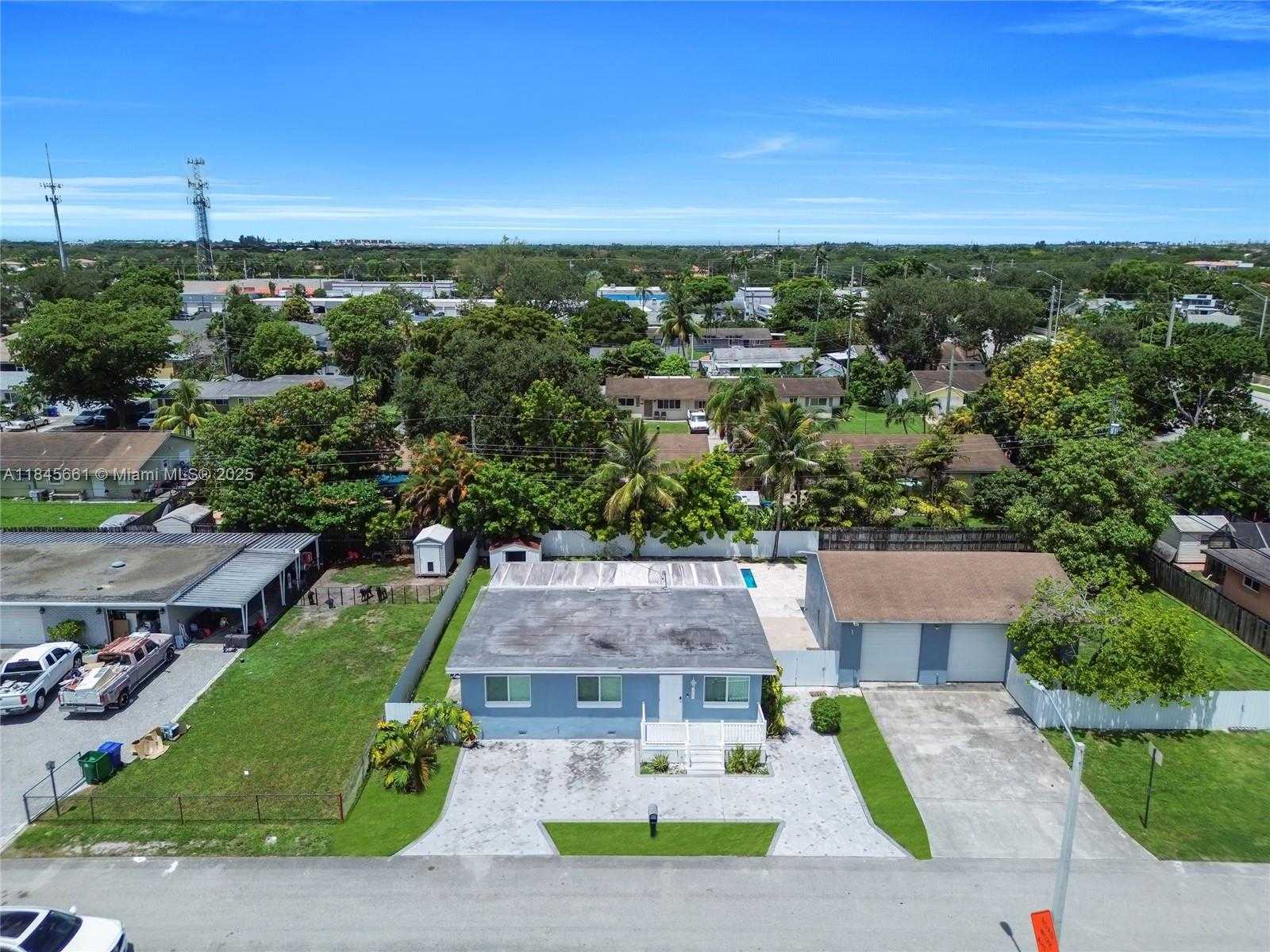 Small Image of 1710 SOUTH WEST 98TH TER, Miramar Number 37