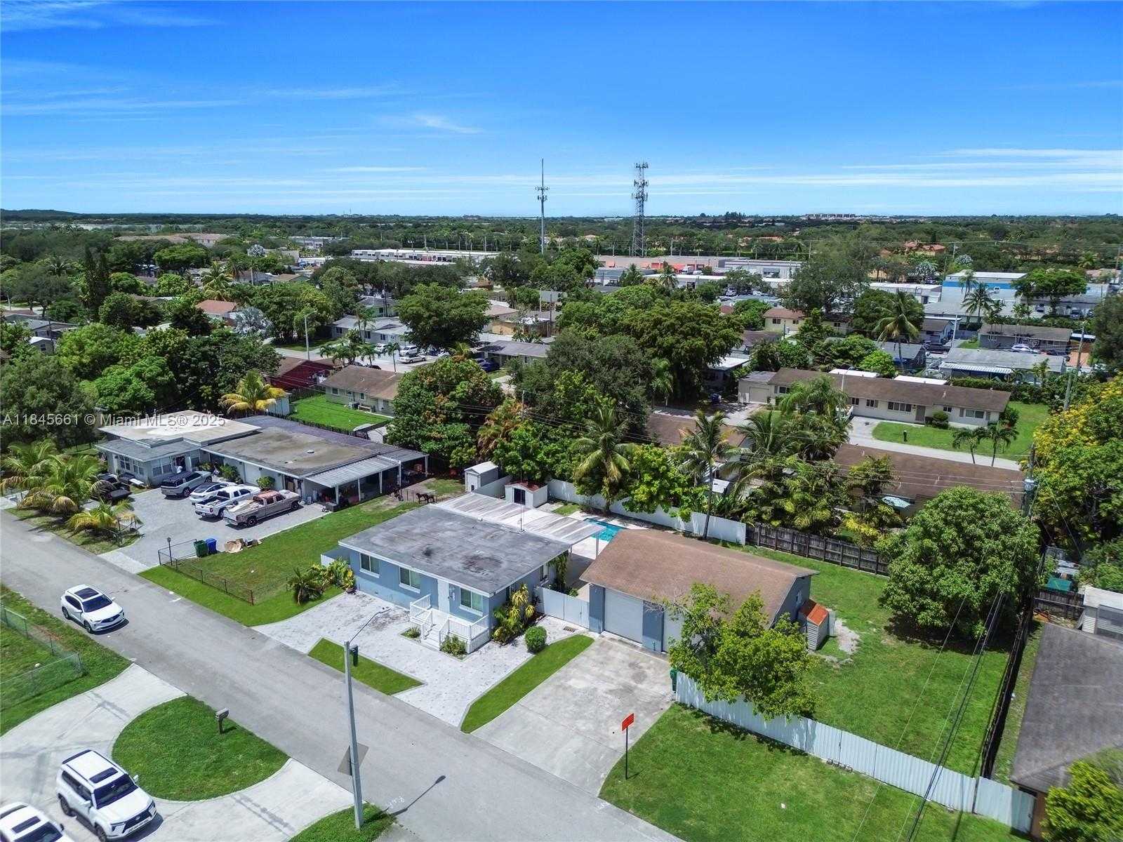 Small Image of 1710 SOUTH WEST 98TH TER, Miramar Number 38