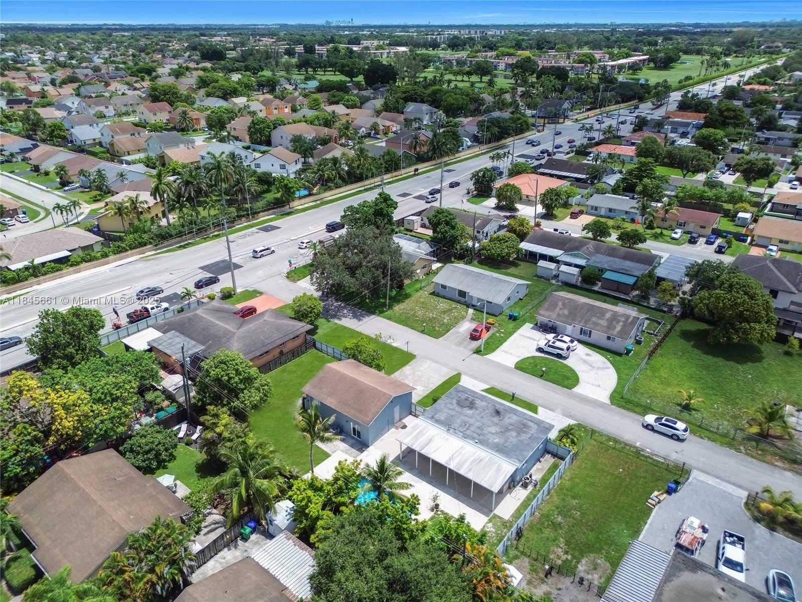 Small Image of 1710 SOUTH WEST 98TH TER, Miramar Number 41