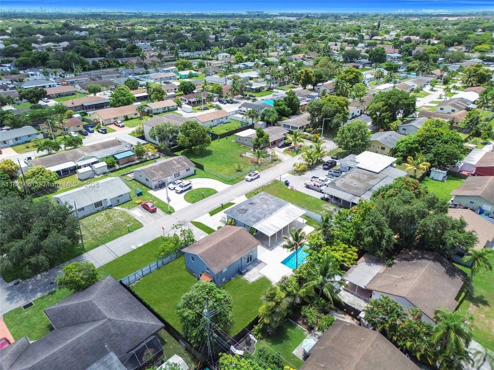 Small Image of 1710 SOUTH WEST 98TH TER, Miramar Number 42