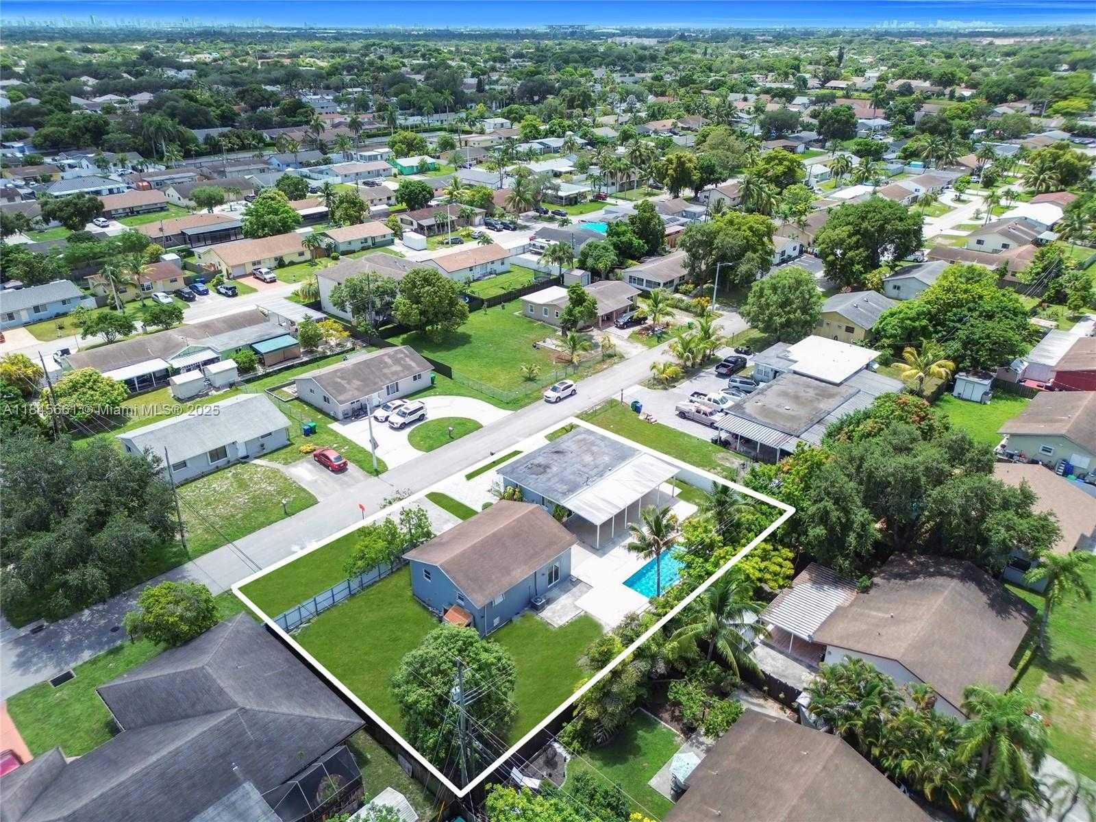 Small Image of 1710 SOUTH WEST 98TH TER, Miramar Number 43