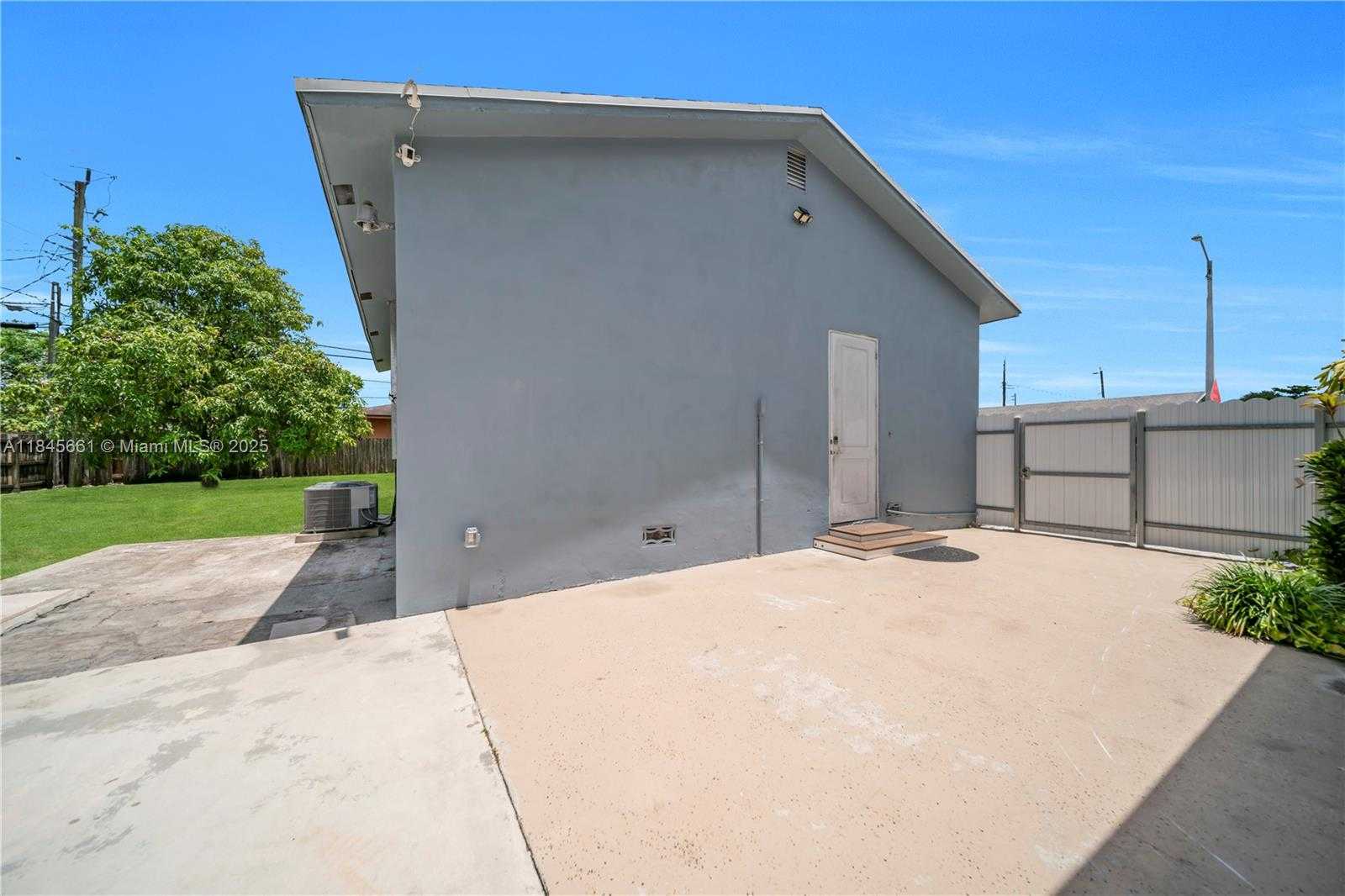 Small Image of 1710 SOUTH WEST 98TH TER, Miramar Number 46
