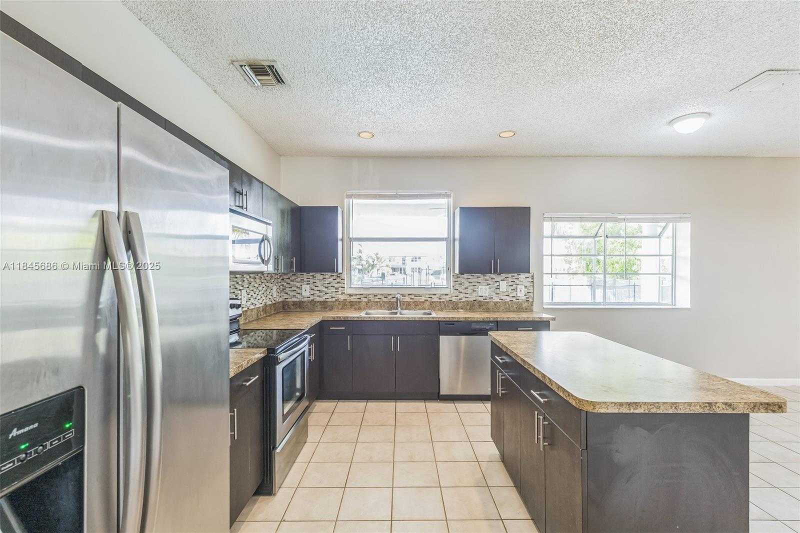 Small Image of 18091 SOUTH WEST 22ND ST, Miramar Number 10
