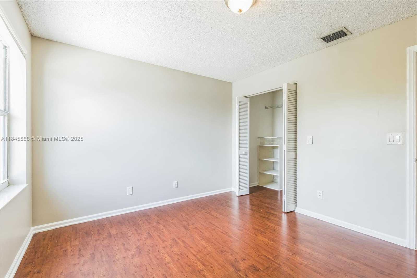 Small Image of 18091 SOUTH WEST 22ND ST, Miramar Number 11