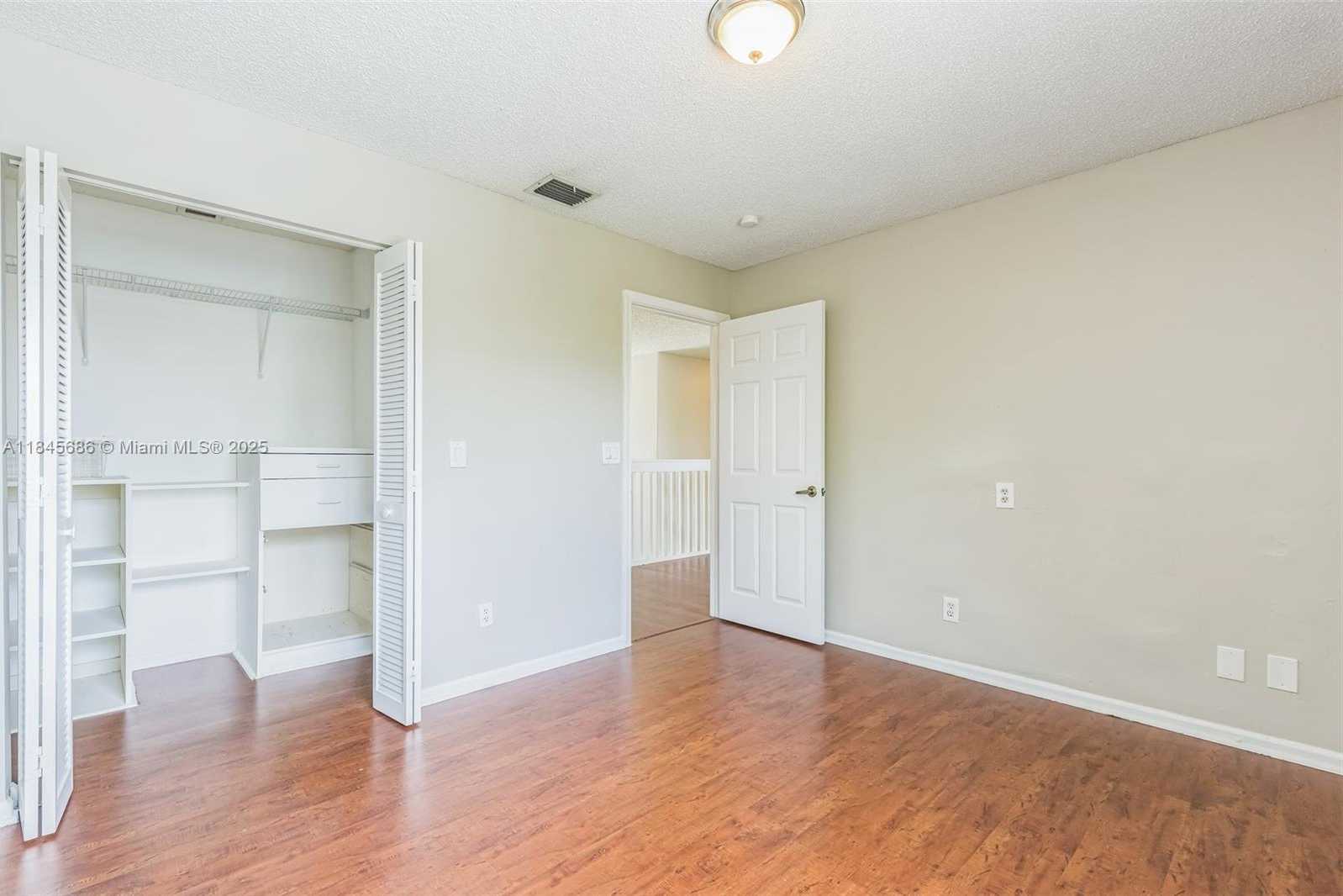 Small Image of 18091 SOUTH WEST 22ND ST, Miramar Number 12