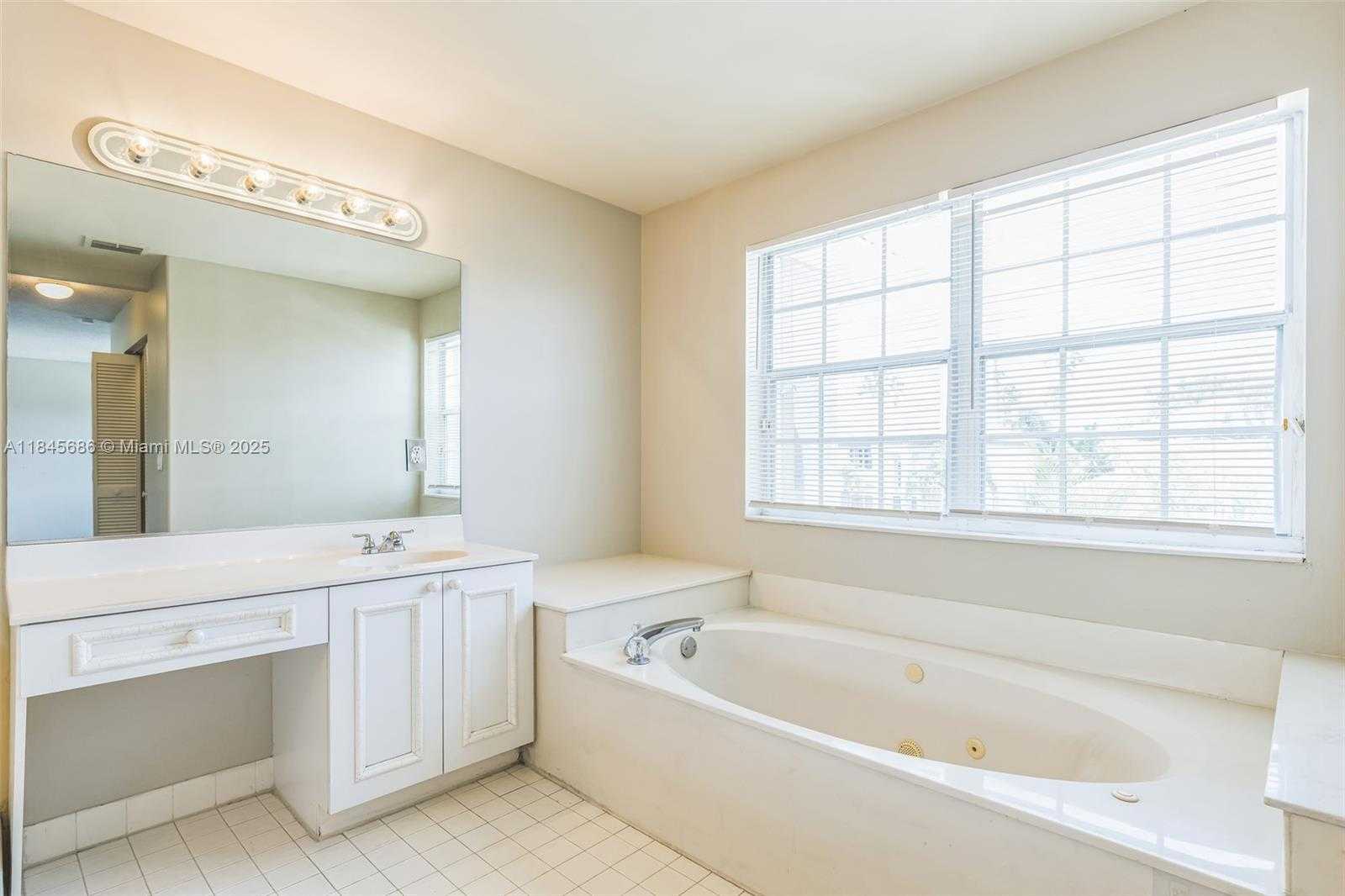 Small Image of 18091 SOUTH WEST 22ND ST, Miramar Number 17