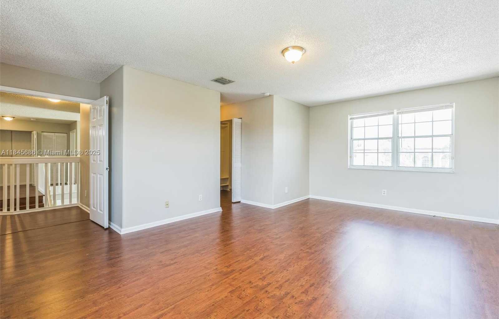 Small Image of 18091 SOUTH WEST 22ND ST, Miramar Number 25