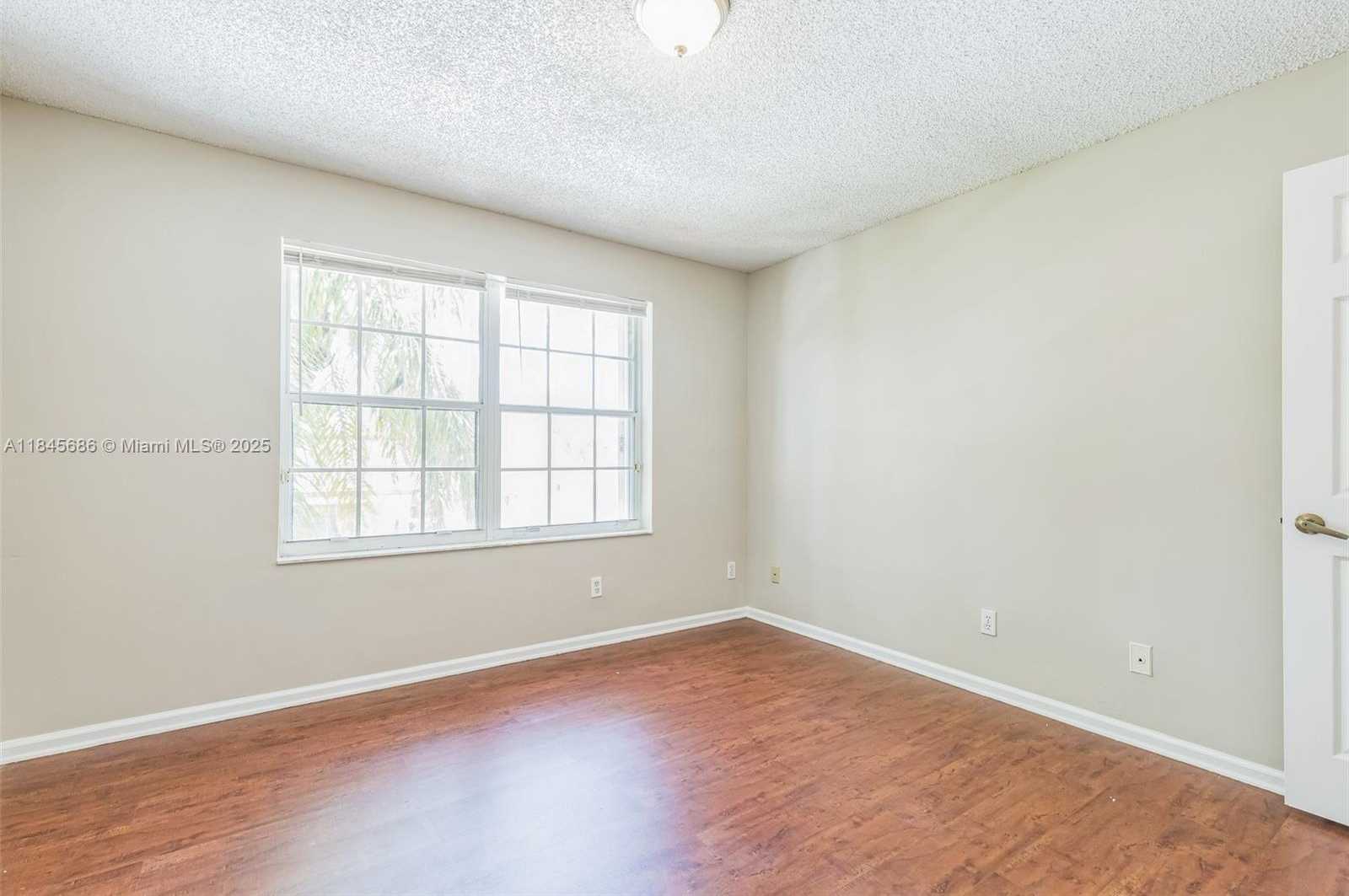 Small Image of 18091 SOUTH WEST 22ND ST, Miramar Number 28