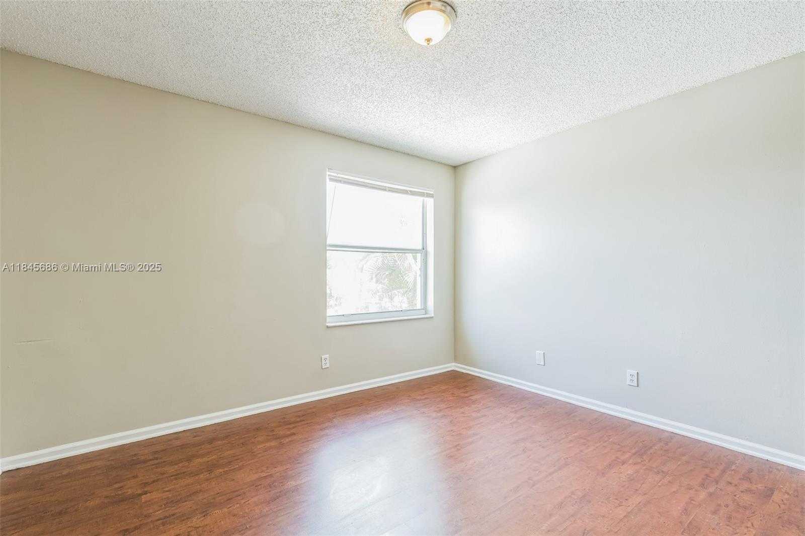 Small Image of 18091 SOUTH WEST 22ND ST, Miramar Number 29