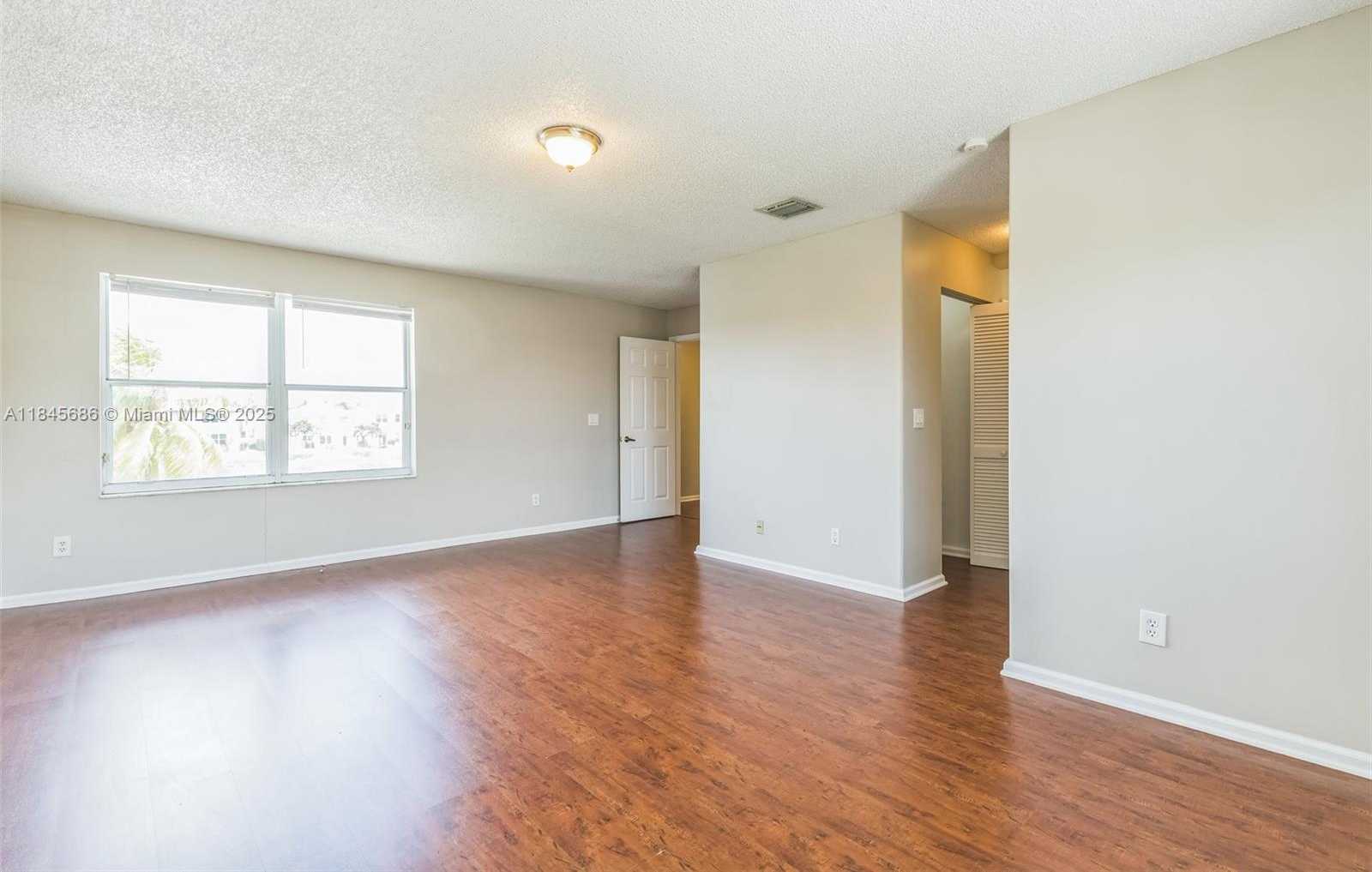Small Image of 18091 SOUTH WEST 22ND ST, Miramar Number 34