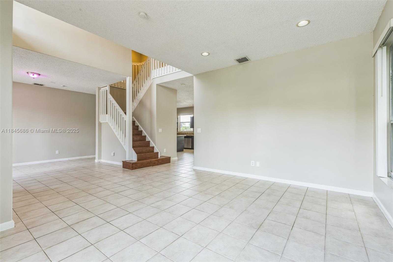 Small Image of 18091 SOUTH WEST 22ND ST, Miramar Number 5