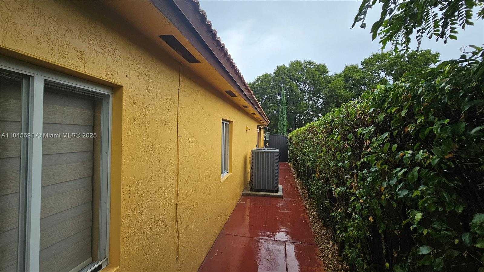 Small Image of 16569 NORTH WEST 91ST CT, Miami Lakes Number 24