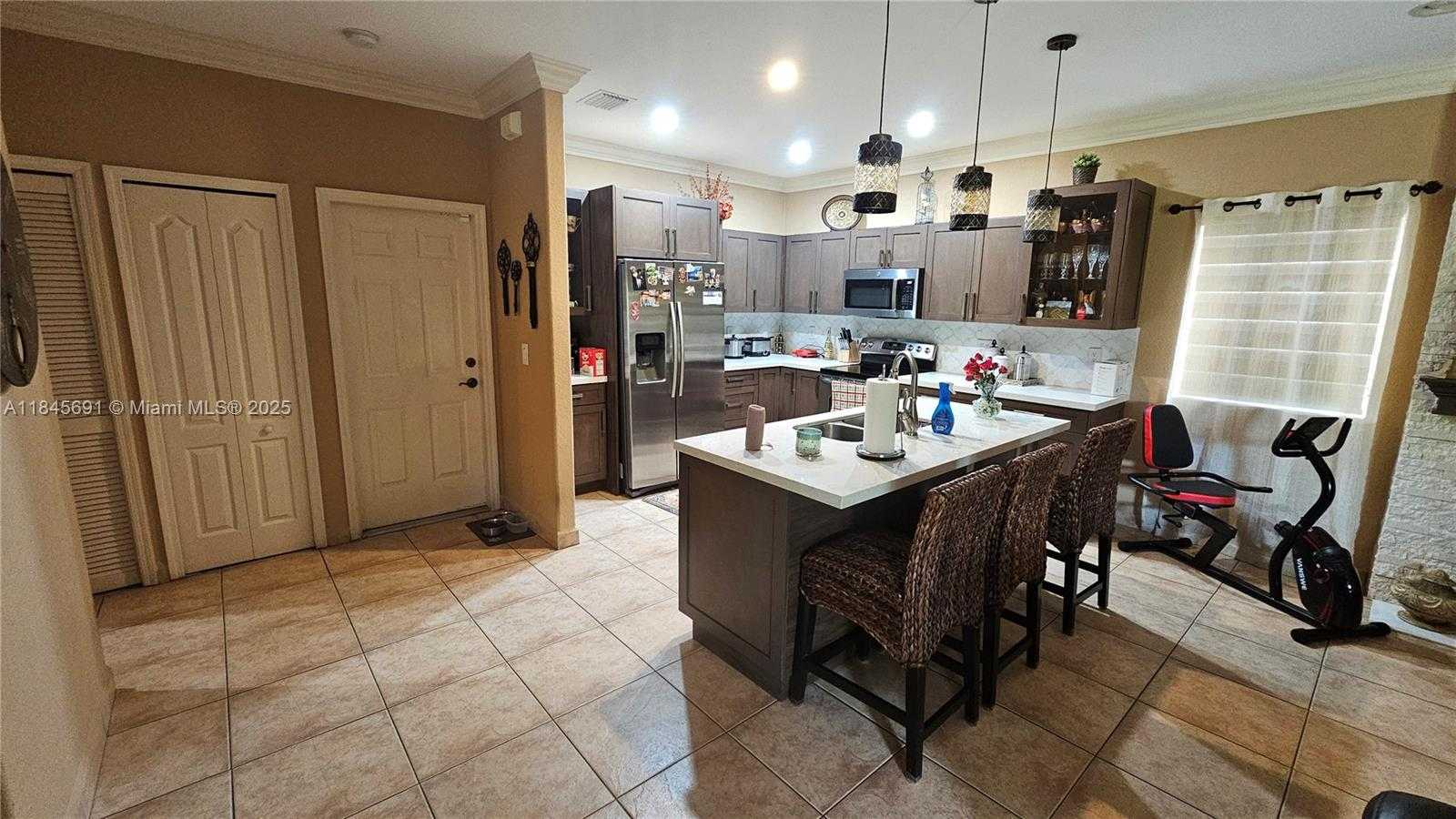 Small Image of 16569 NORTH WEST 91ST CT, Miami Lakes Number 8
