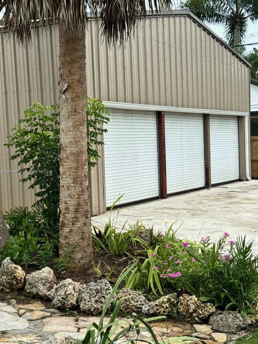 Small Image of 142 NORTH WEST 21 ST, Homestead Number 13