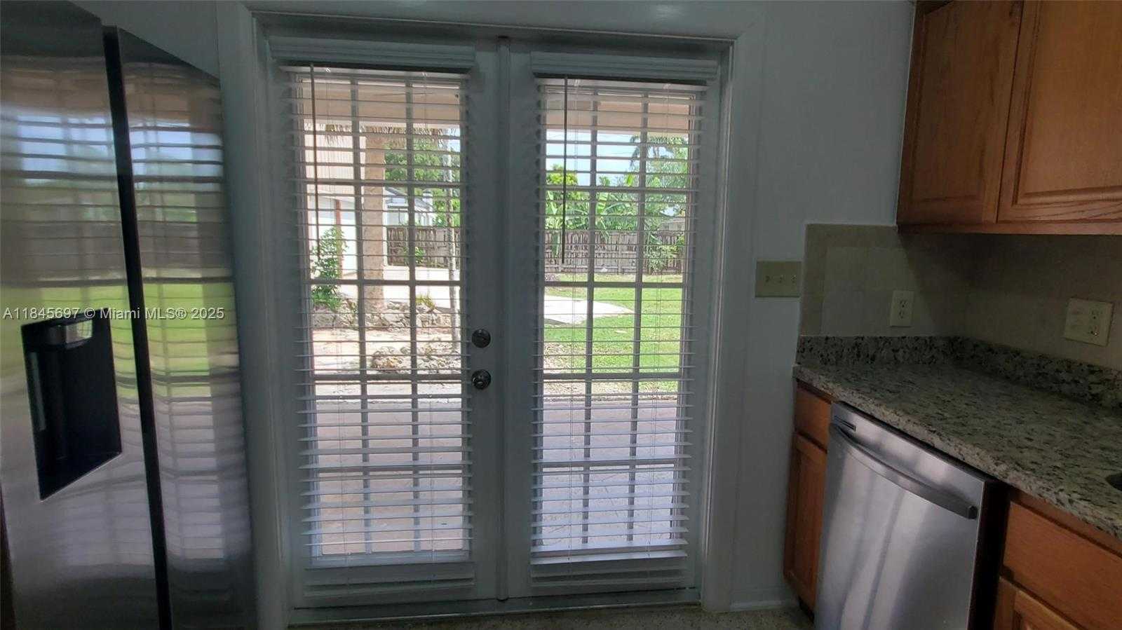 Small Image of 142 NORTH WEST 21 ST, Homestead Number 15