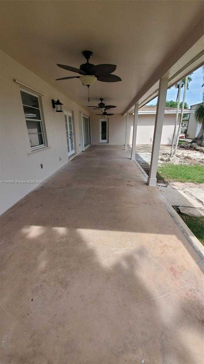 Small Image of 142 NORTH WEST 21 ST, Homestead Number 27