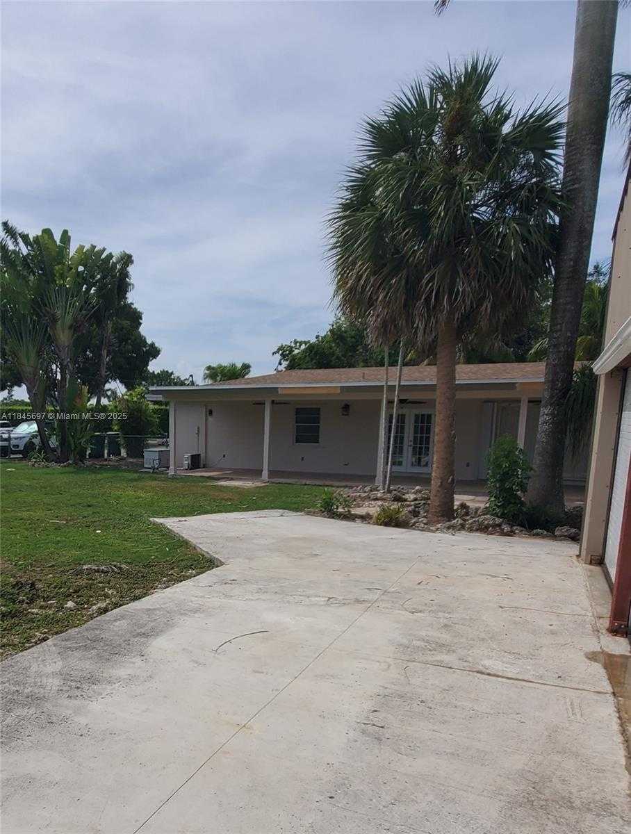 Small Image of 142 NORTH WEST 21 ST, Homestead Number 34