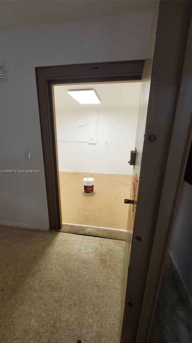 Small Image of 142 NORTH WEST 21 ST, Homestead Number 38