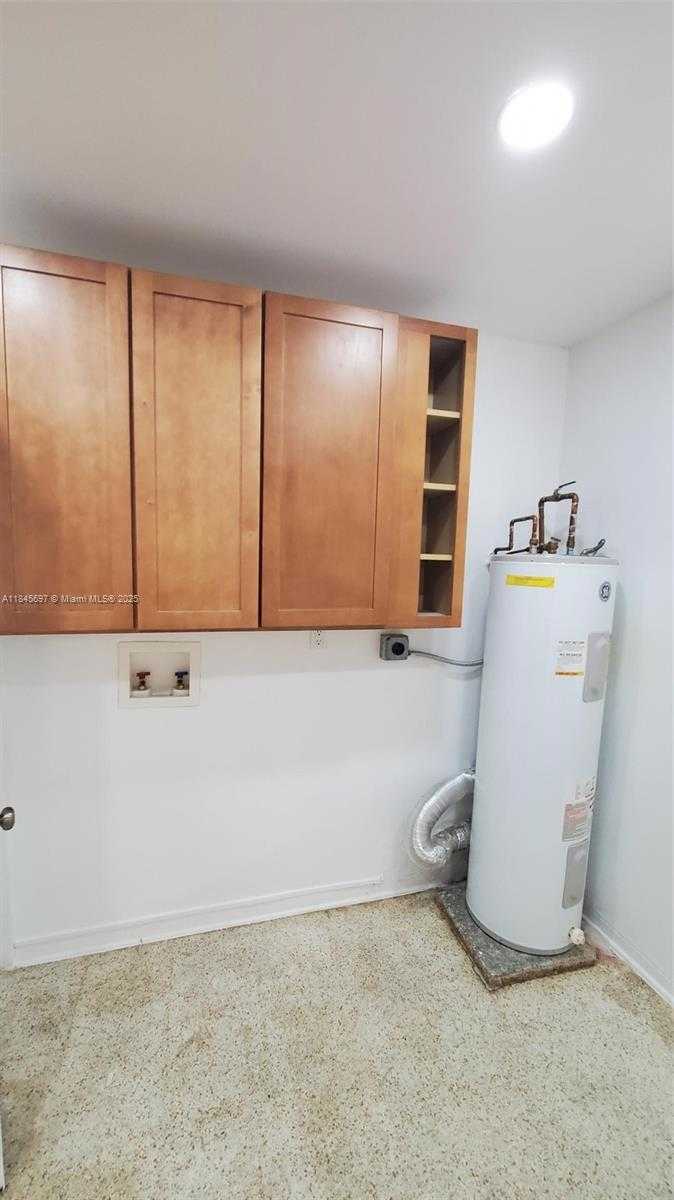 Small Image of 142 NORTH WEST 21 ST, Homestead Number 39