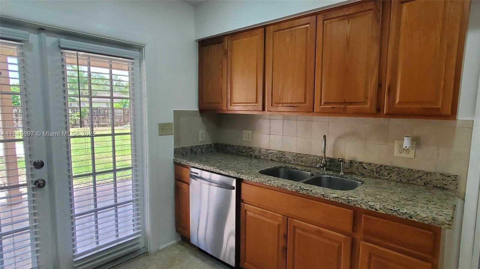 Small Image of 142 NORTH WEST 21 ST, Homestead Number 5
