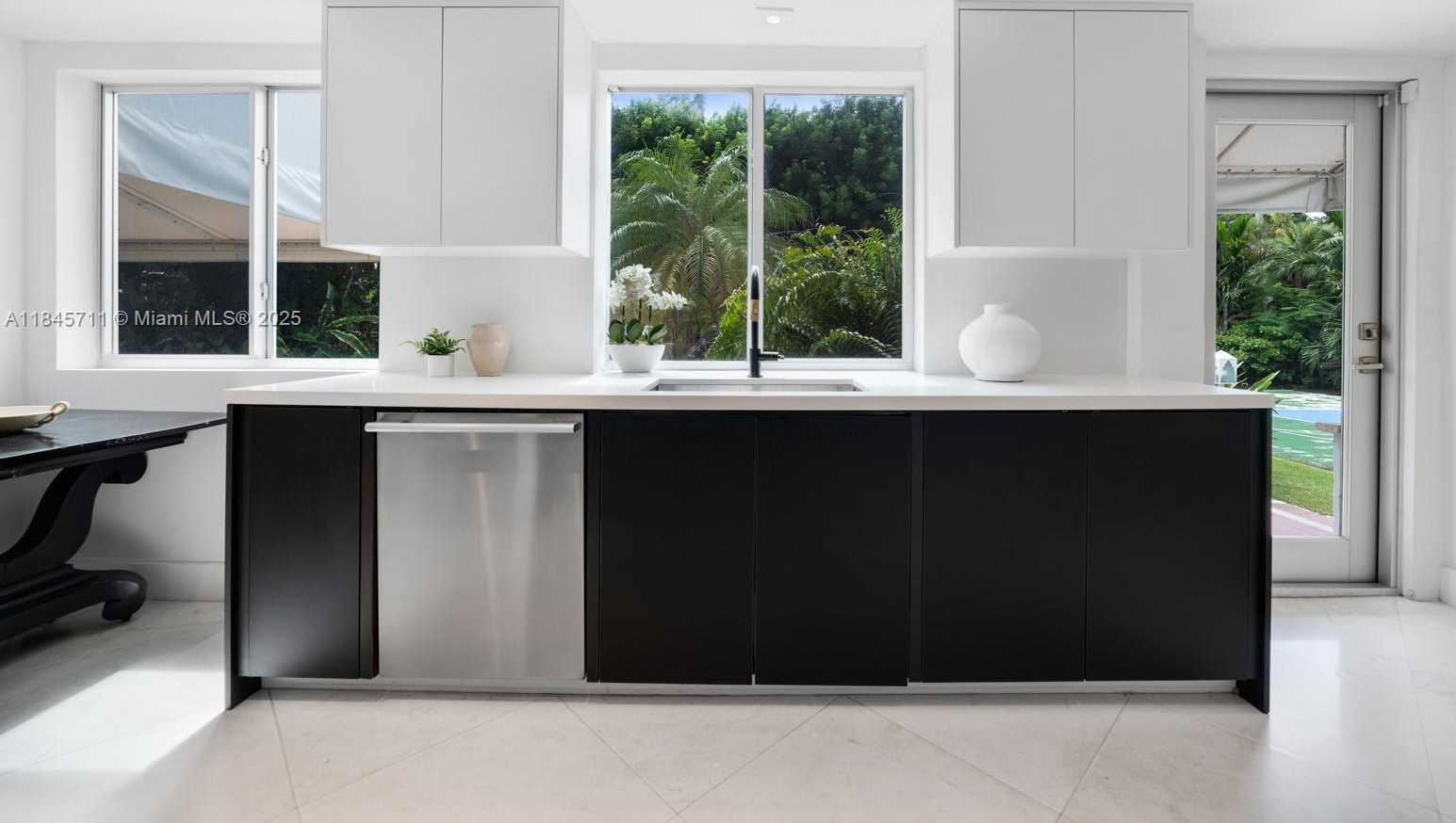 Small Image of 114 3RD SAN MARINO TER, Miami Beach Number 9