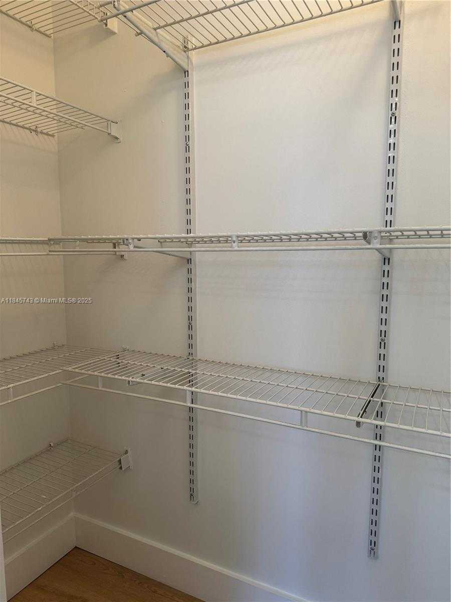 Small Image of 1090 SOUTH EAST 6TH AVE, Dania Beach Number 24