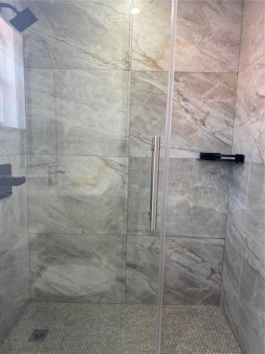 Small Image of 1090 SOUTH EAST 6TH AVE, Dania Beach Number 28