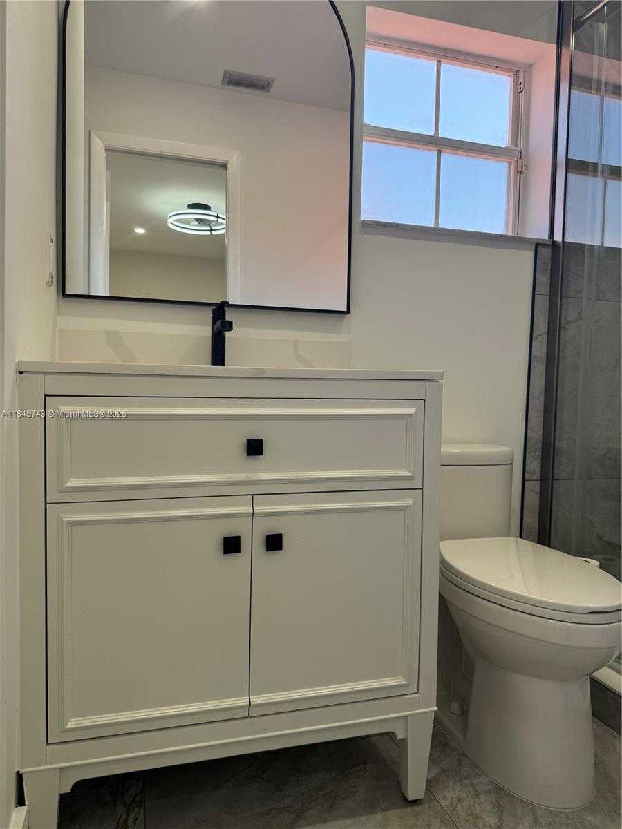 Small Image of 1090 SOUTH EAST 6TH AVE, Dania Beach Number 29