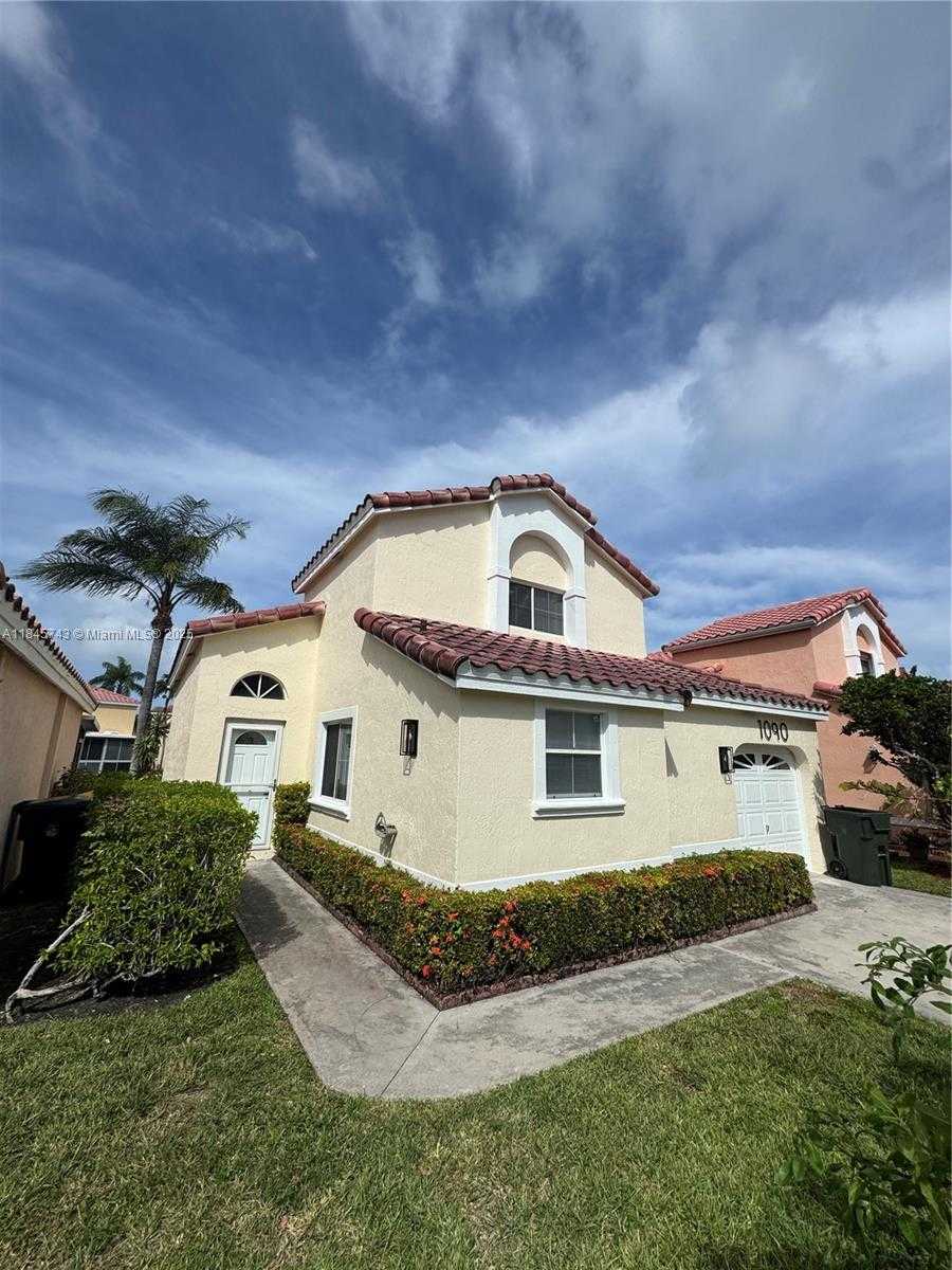 Small Image of 1090 SOUTH EAST 6TH AVE, Dania Beach Number 3