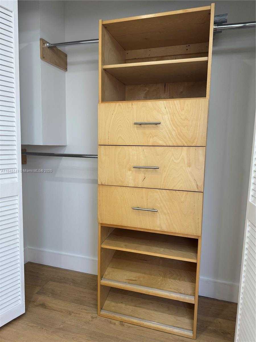 Small Image of 1090 SOUTH EAST 6TH AVE, Dania Beach Number 30